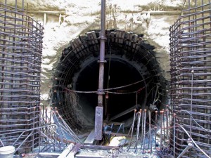 Tunnels, dams, and reservoirs must be waterproofed to prevent water from escaping or entering. This tunnel under construction in Ontario was waterproofed using PRAH technology.