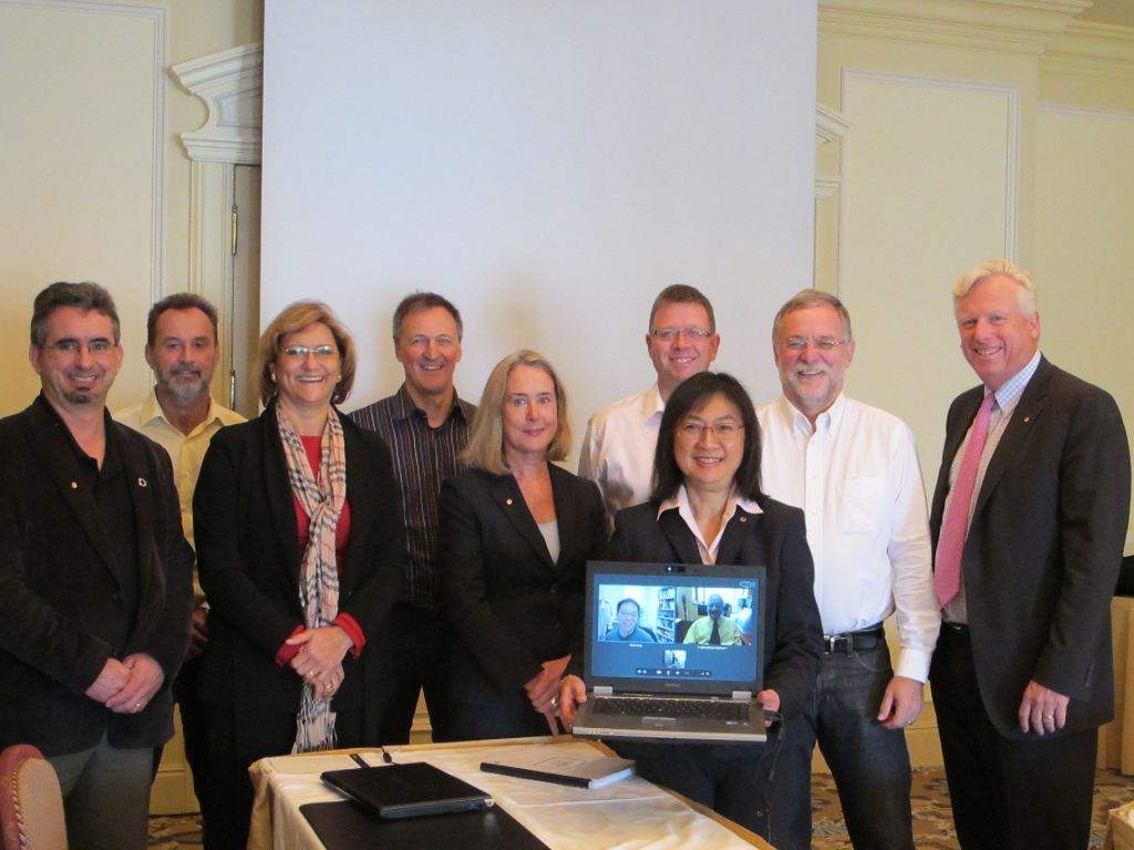 The Expert Panel on the Potential for New and Innovative Uses of Information and Communications Technologies (ICT) for Greening Canada is chaired by former Toronto mayor and president of WWF-Canada, David Miller (far right). Photo courtesy Council of Canadian Academies