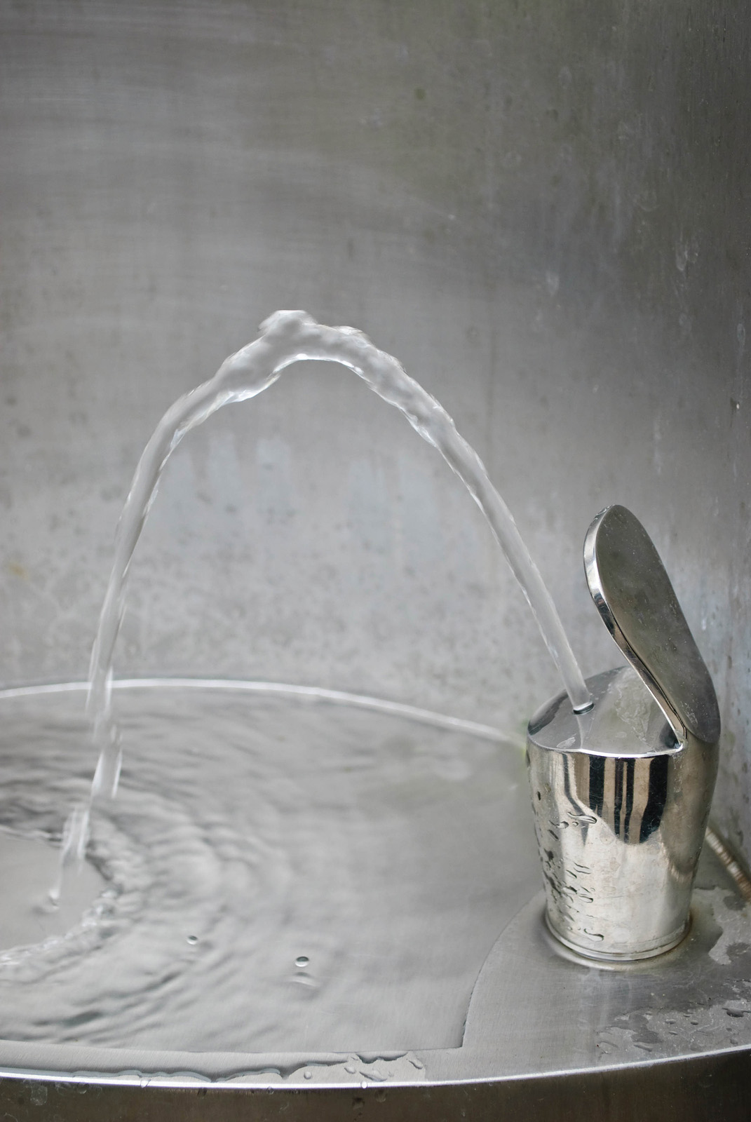 For locations with drinking water, the Canadian Institute of Plumbing and Heating (CIPH) is urging regulators to consider a strategy to align Canadian lead content guidelines and timelines with the U.S. legislation. Photo © BigStock/Jacinta Bernard