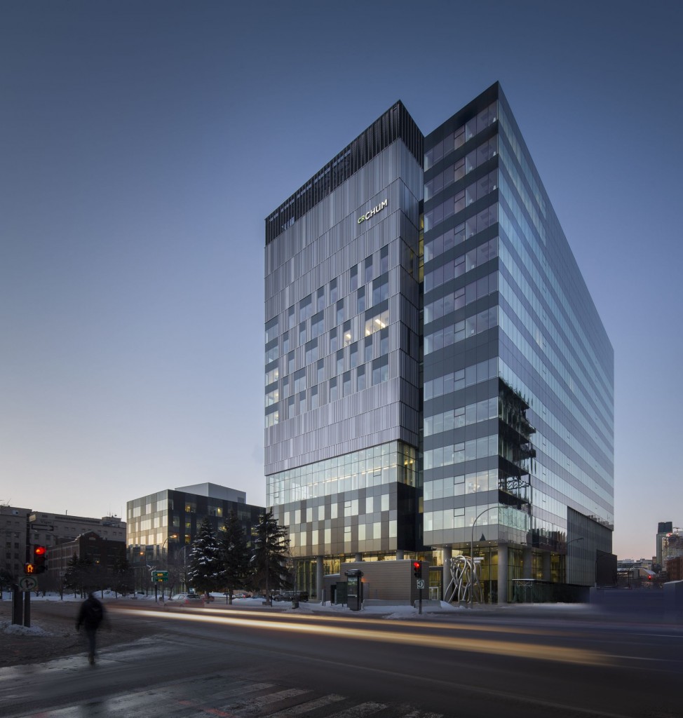 The Centre de recherche du Centre hospitalier de l’Université de Montréal (CRCHUM) is one of North America’s largest French-language research centres. It was recently awarded Leadership in Energy and Environmental Design for New Construction (LEED-NC) Gold certification. Photo © StéphaneGroleau 