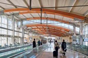 This view of the Raleigh-Durham concourse showcases the long glulam spans used in the airport as the structural building material.