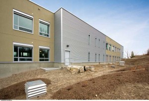 Enermodal Engineering’s headquarters, A Grander View, made use of the site’s existing hill to provide thermal massing and install ‘earth tubes’ (i.e. concrete tubes used to naturally pre-heat or pre-cool ventilation air). However, the hill’s slope creates drainage problems, with a typical solution being a sump pump to release water. Photos courtesy Enermodal Engineering