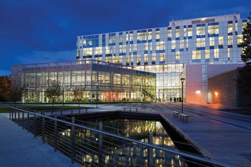 The Taylor Family Digital Library (TFDL) at the University of Calgary houses libraries, historical archives, fine art and rare manuscript collections, scholarly publishing, and student academic support services. Photos courtesy Kasian Architecture Interior Design and Planning 