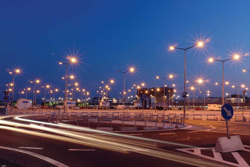 bigstock-lanterns-at-shopping-mall-park-26202260