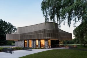 The discovery and services centre of the Îles-de-Boucherville National Park, Québec, has won several architectural awards. Photo © Adrien Williams