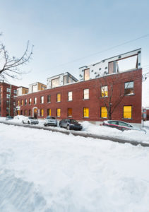 A Montréal structure formerly dedicated to manufacturing and warehousing has been repurposed as residential spaces. Photo © Steve Montpetit