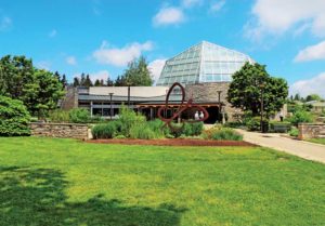 Hot-dip galvanized steel was used in the structure of the Niagara Parks Butterfly Conservatory, a tourist attraction in Niagara falls, Ont. Photo © BigStockPhoto.com