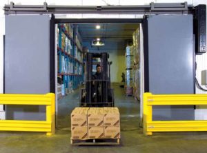 Bi-parting doors combining high RSI-values and quick cycle times are becoming increasingly prevalent in cold storage facilities.