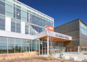 Seneca College’s Magna Hall is designed with natural light, views, and energy efficiency. Aluminum-framed curtain wall with high thermal performance were specified to enclose the 21,554 m2 (232,000 ft2) academic and athletic building.