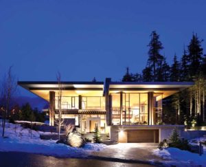 In accordance with the guidelines set forth in IGMA TM-3000, the Kadenwood—Ancient Cedars Residence in Whistler, B.C., uses integrated manufactured exterior insulated glazing units (IGUs) in its design. 